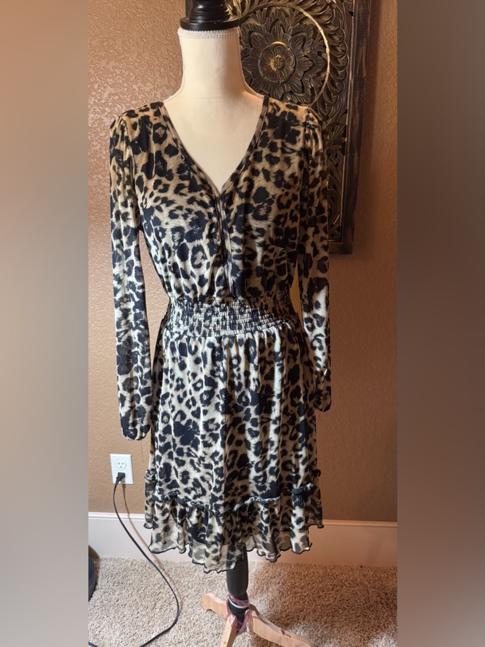 kathy ireland Leopard Print Long Sleeve Dress in Beige and Black